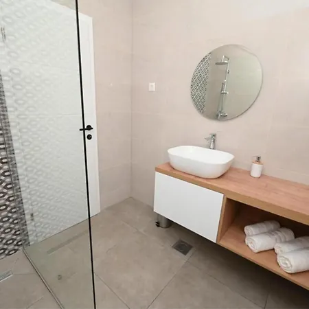 Dasy With Heated Pool Villa *