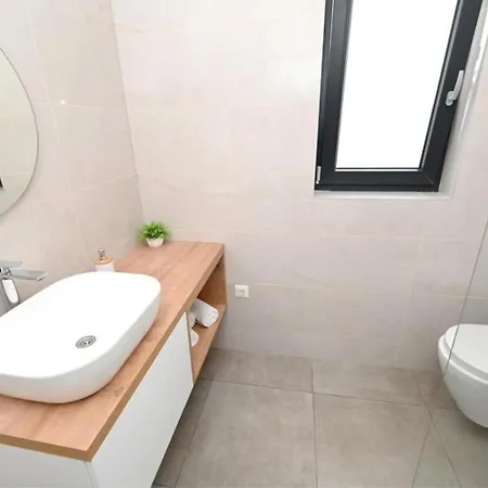 וילה Dasy With Heated Pool *