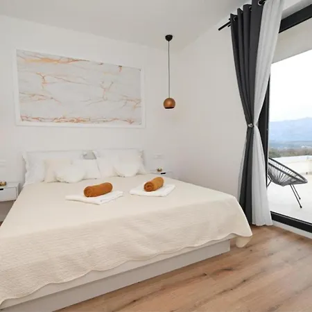 וילה Dasy With Heated Pool Podgradina (Posedarje)